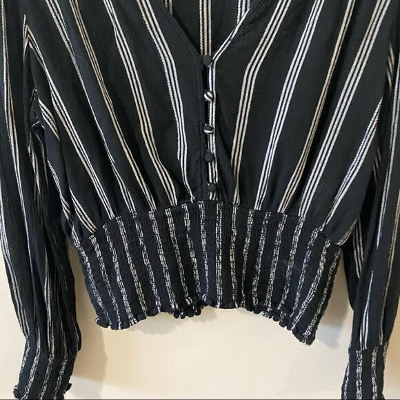 American Eagle Striped Smocked Long Sleeve - Picture 4 of 6